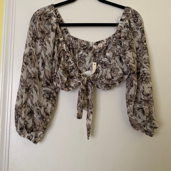 Crop top - Picture 1 of 3